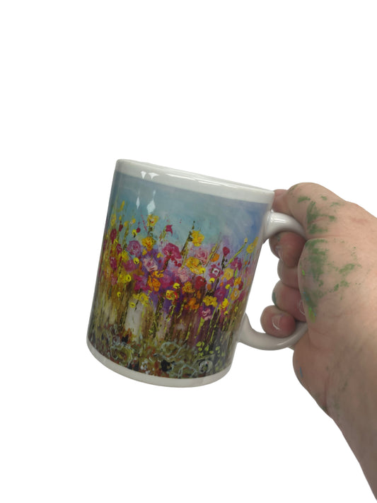 Taza con diseño de jardín de flores 