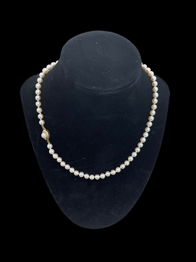 23/6 Akoya Cultured Pearls with 14k yellow gold clasp