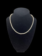Ladda upp bild till gallerivisning, 23/12 Akoya Cultured Pearls with 14k yellow gold clasp
